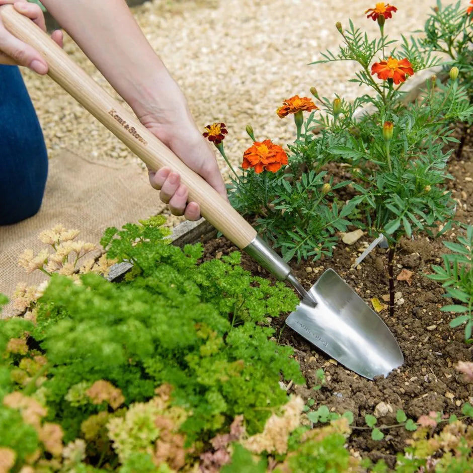 Border Hand Trowel - Kent & Stowe, long & short handle